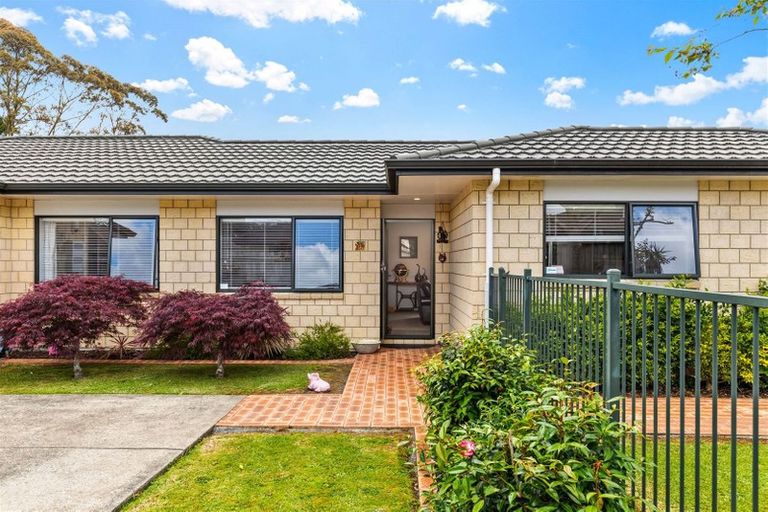 Photo of property in 68 South Kensington Way, Henderson, Auckland, 0612