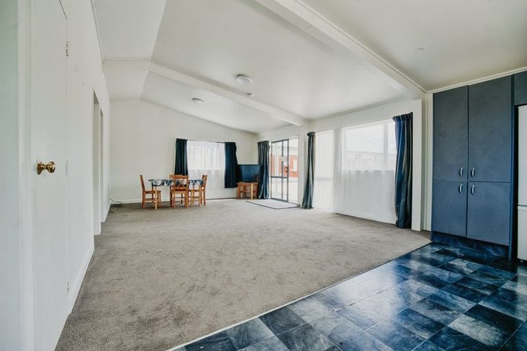 Photo of property in 18 Johnson Street, Milton, 9220