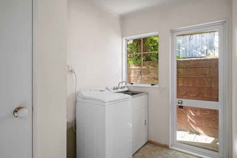 Photo of property in 2/76 Rokino Road, Hilltop, Taupo, 3330