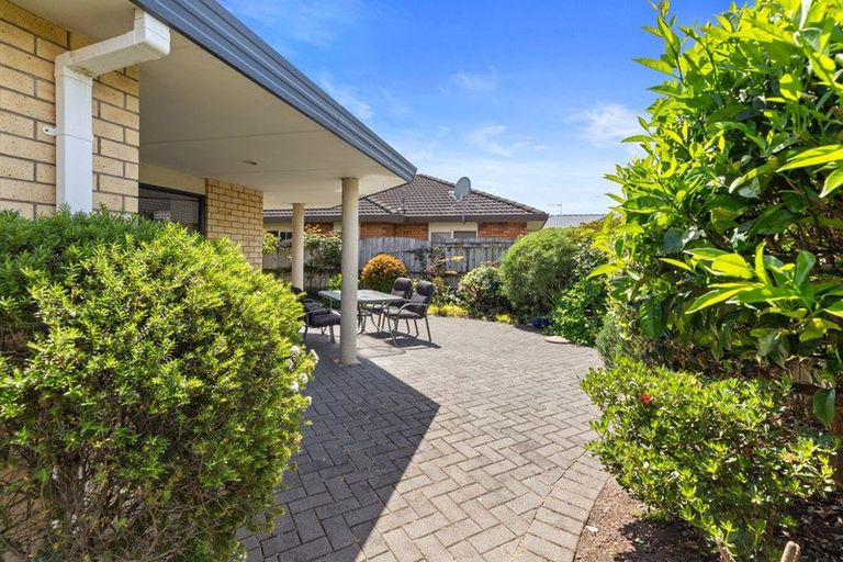 Photo of property in 18 Rosberg Place, Mount Maunganui, 3116