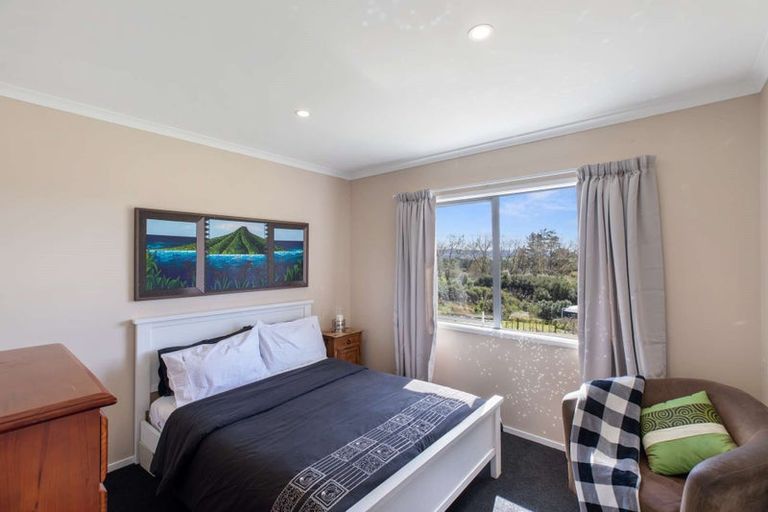 Photo of property in 11 Lupis Way, Kaiwaka, 0573