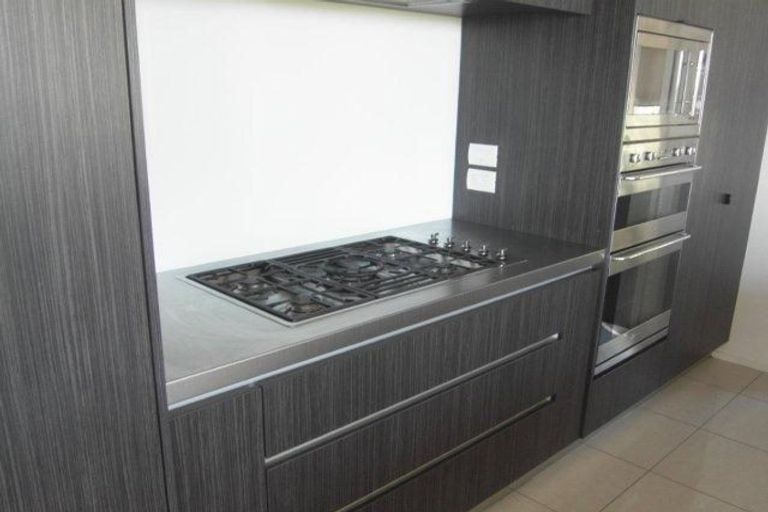 Photo of property in 26 Dartmoor Avenue, Westown, New Plymouth, 4310