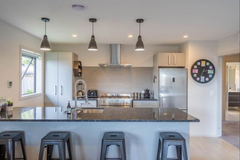 Photo of property in 7 Mahia Lane, Waikanae, 5036