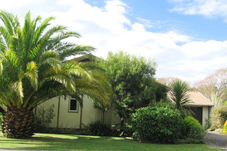 Photo of property in 3 Tapestry Grove, Silverstream, Upper Hutt, 5019