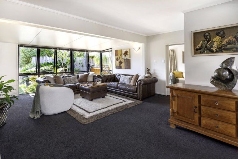 Photo of property in 4 Sarah Place, Farm Cove, Auckland, 2012