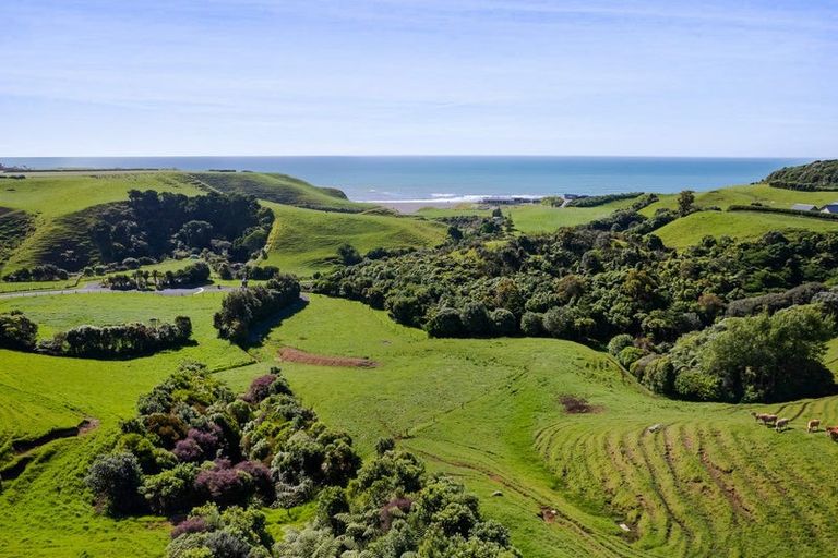 Photo of property in Tapuae, 1 Washer Road, Omata, New Plymouth, 4374