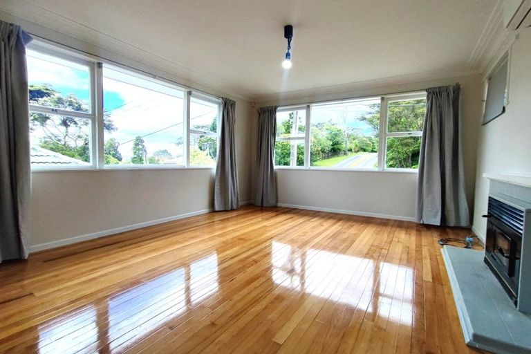 Photo of property in 35 Konini Road, Titirangi, Auckland, 0604