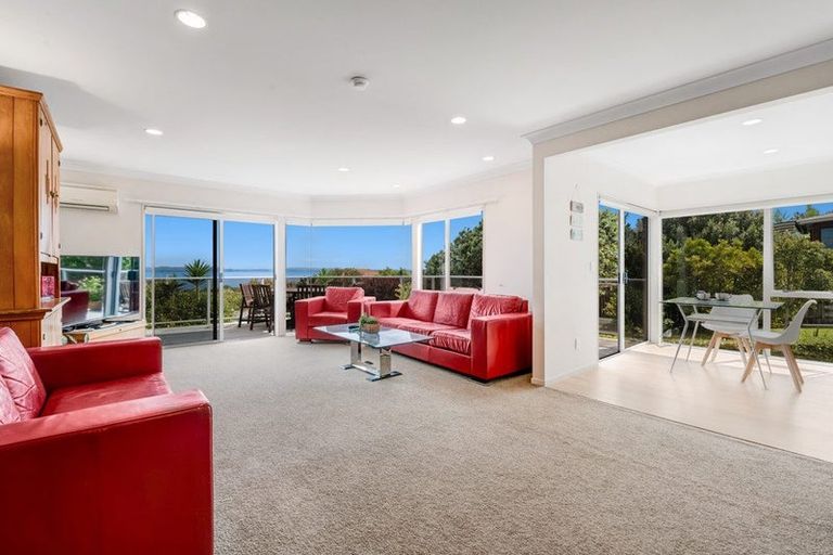 Photo of property in 1326 Whangaparaoa Road, Army Bay, Whangaparaoa, 0930