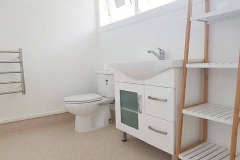 Photo of property in 20 Holyoake Crescent, Avalon, Lower Hutt, 5011