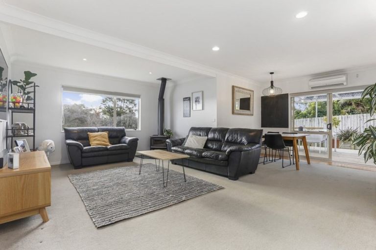 Photo of property in 53 Jelas Road, Red Beach, 0932