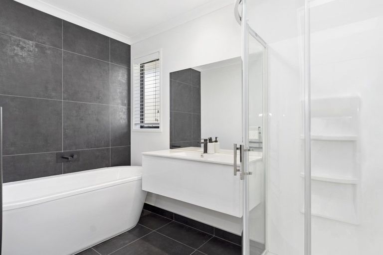 Photo of property in 38 Puhirake Crescent, Pyes Pa, Tauranga, 3112