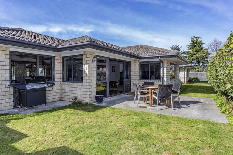 Photo of property in 16 Taunton Place, Rangiora, 7400