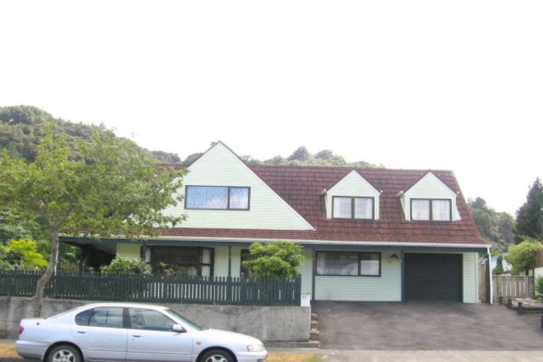 Photo of property in 93 Gemstone Drive, Birchville, Upper Hutt, 5018