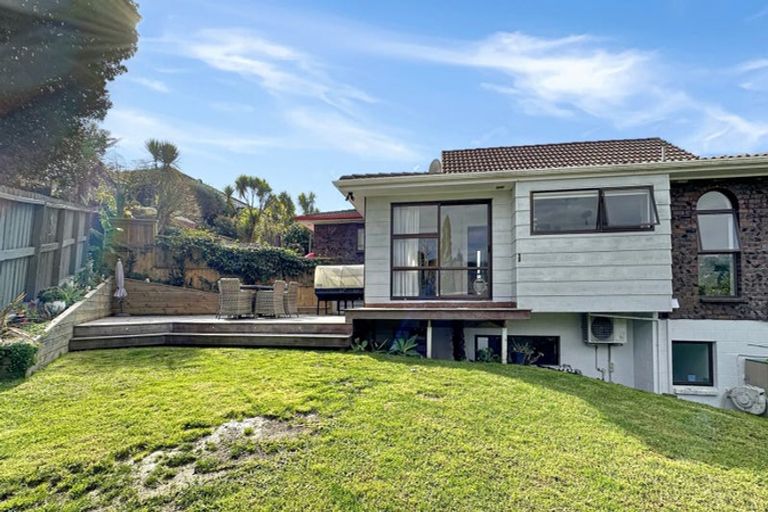 Photo of property in 2/5 Manaia Place, Mairangi Bay, Auckland, 0630