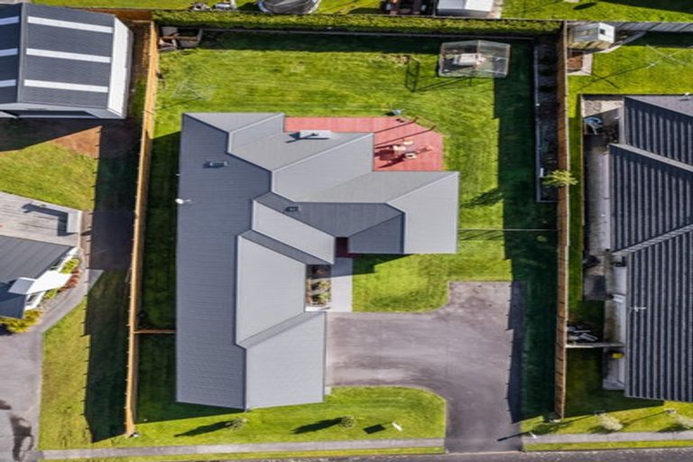 Photo of property in 22 Mercade Close, Stratford, 4332