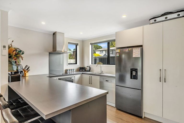 Photo of property in 90 Banks Street, Marfell, New Plymouth, 4310