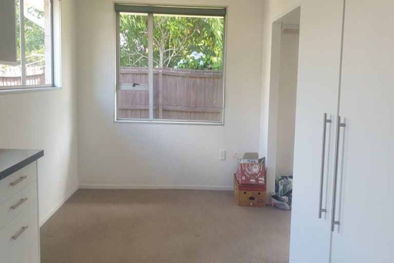 Photo of property in 2/51 Ambleside Drive, Burnside, Christchurch, 8053