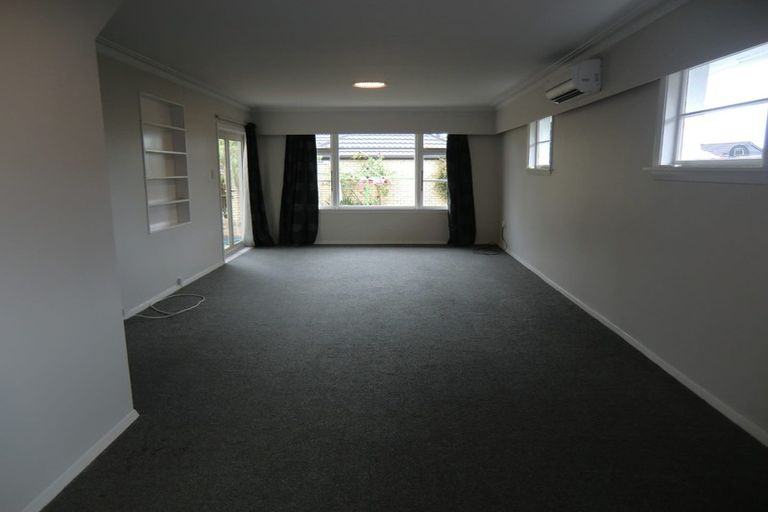 Photo of property in 1/70 Sawyers Arms Road, Northcote, Christchurch, 8052