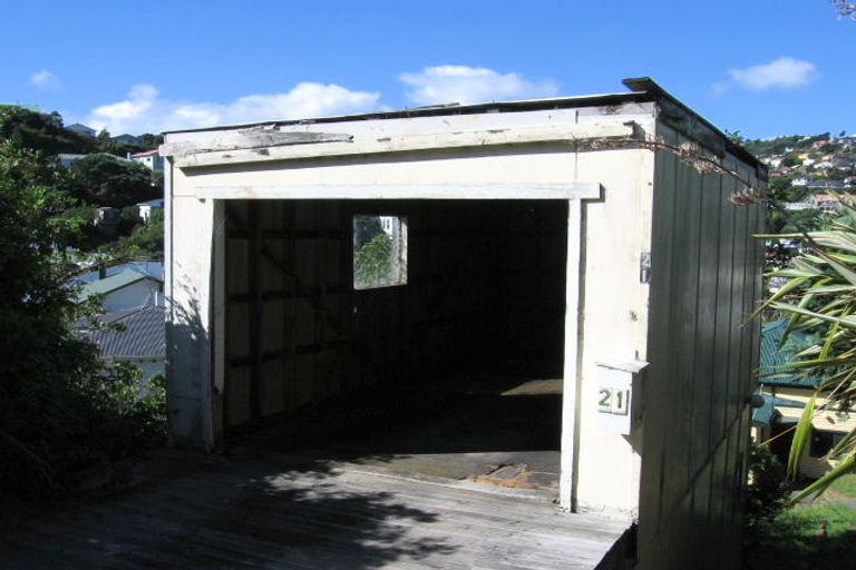 Photo of property in 21 Freeling Street, Island Bay, Wellington, 6023