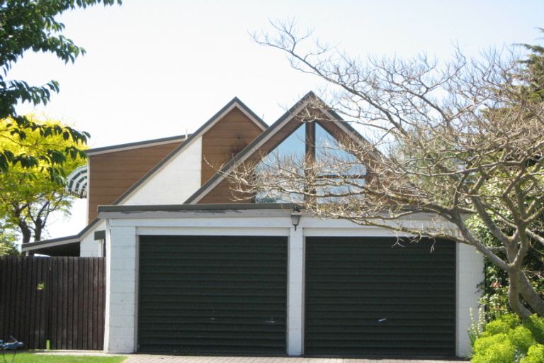 Photo of property in 24 Dunbarton Street, Redwood, Christchurch, 8051