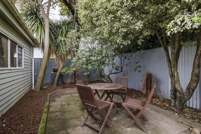 Photo of property in 9 Oxford Street, Hokowhitu, Palmerston North, 4410