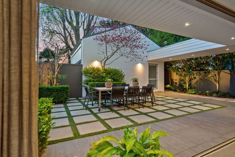 Photo of property in 47 Princes Street, Northcote Point, Auckland, 0627