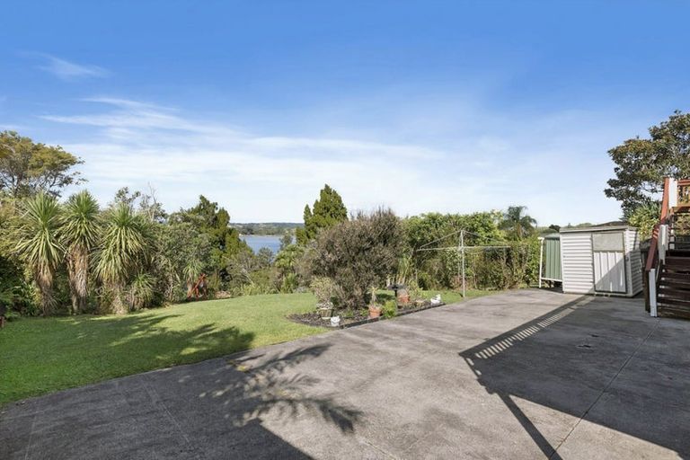 Photo of property in 17 Tui Vale Road, Shelly Park, Auckland, 2014