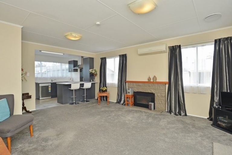 Photo of property in 10 Tait Place, Carterton, 5713