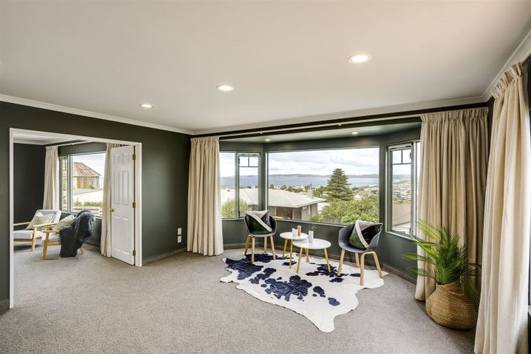 Photo of property in 1 Cobden Road, Bluff Hill, Napier, 4110