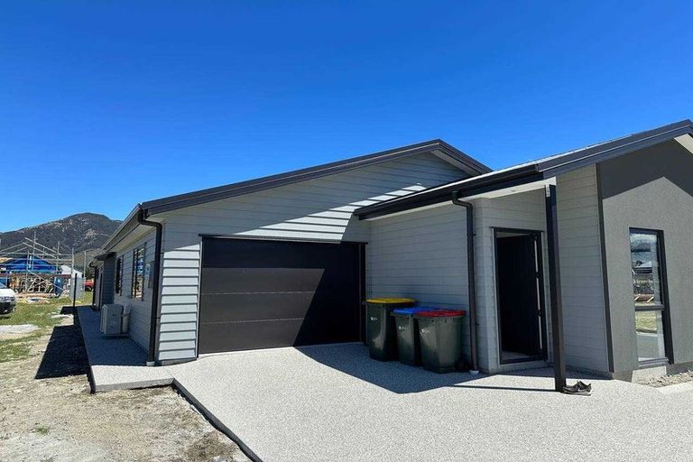 Photo of property in 10 Waddell Street, Lake Hawea, 9382