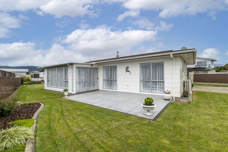 Photo of property in 3 Rimu Street, Levin, 5510