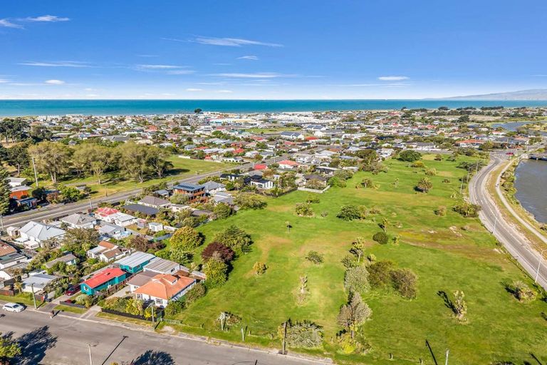 Photo of property in 19 Pratt Street, New Brighton, Christchurch, 8083