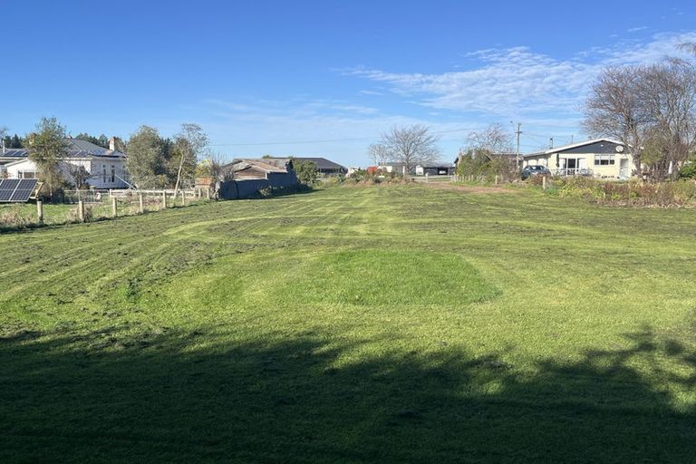 Photo of property in 62 Timaru Road, Waimate, 7924