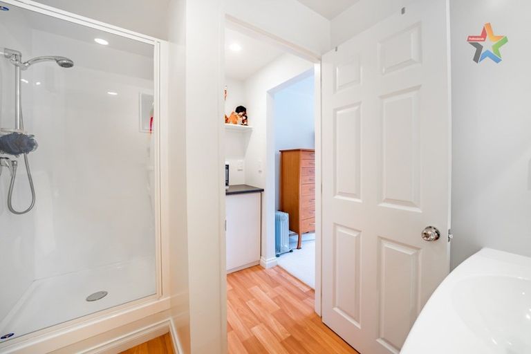 Photo of property in 10 Opurere Grove, Tirohanga, Lower Hutt, 5010