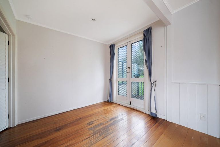 Photo of property in 10 Ribblesdale Road, Henderson, Auckland, 0612