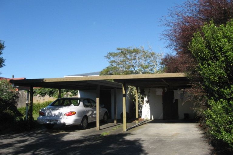 Photo of property in 1/2 Dalwhinnie Parade, Highland Park, Auckland, 2010