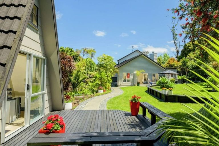 Photo of property in 30c Marine Parade, Mellons Bay, Auckland, 2014