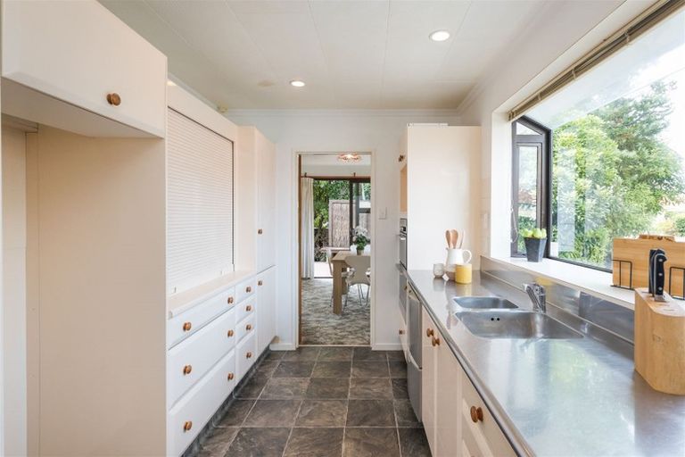 Photo of property in 1 Charwell Place, Highbury, Palmerston North, 4412