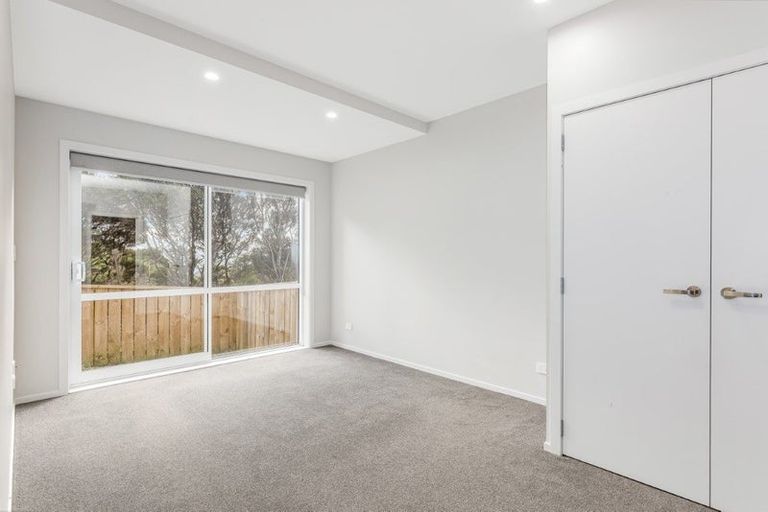 Photo of property in 5 Kohu Way, Whitby, Porirua, 5024
