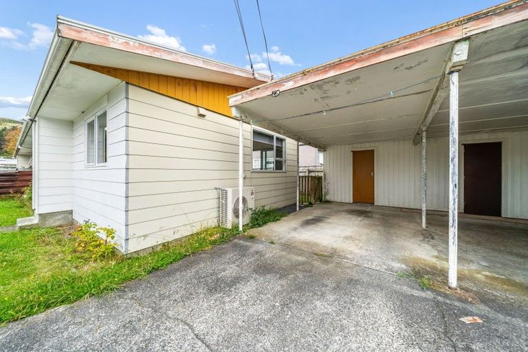 Photo of property in 2/8 Wilford Street, Wallaceville, Upper Hutt, 5018