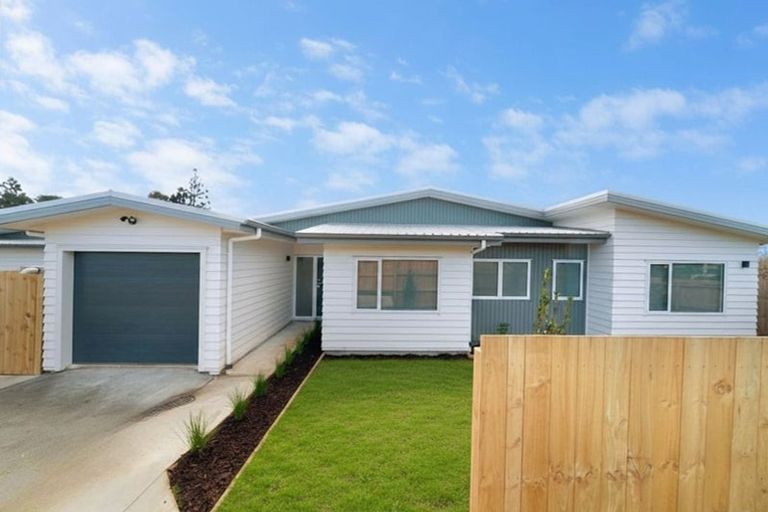 Photo of property in 398 Main Road, Huapai, Kumeu, 0810