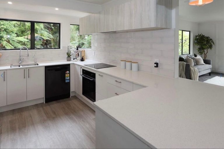 Photo of property in 5 Libra Place, Kawaha Point, Rotorua, 3010