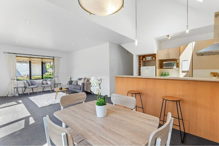 Photo of property in 4 Futuna Close, Karori, Wellington, 6012