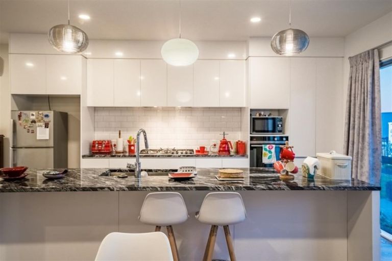 Photo of property in 29 Resolution Drive, Gulf Harbour, Whangaparaoa, 0930