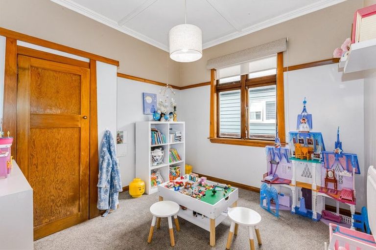 Photo of property in 10 Chelsea Street, Miramar, Wellington, 6022