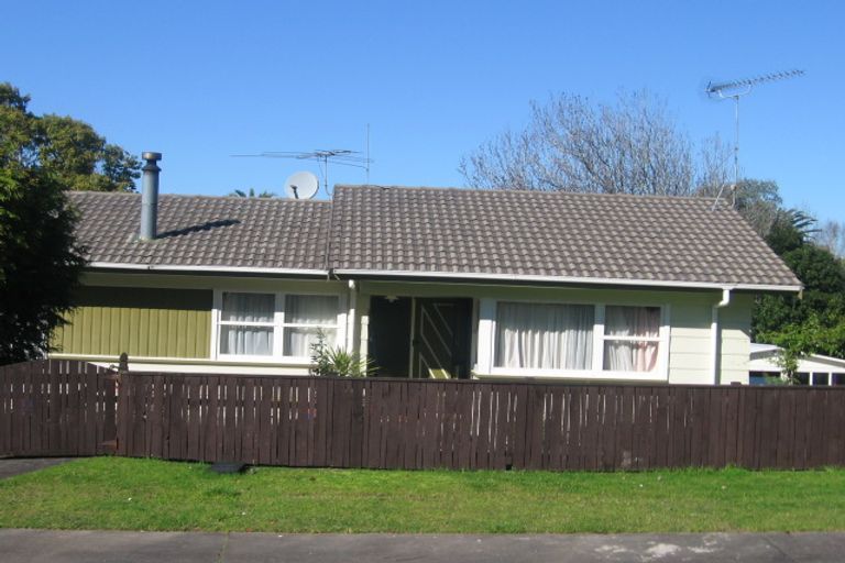 Photo of property in 8 Snowden Place, Opaheke, Papakura, 2113