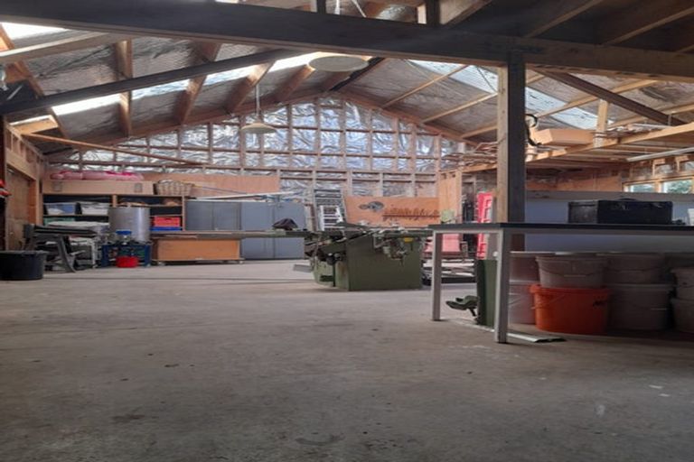 Photo of property in 25 Muhunoa West Road, Ohau, Levin, 5570