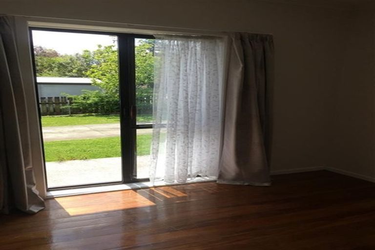 Photo of property in 26 Kingdale Road, Henderson, Auckland, 0610