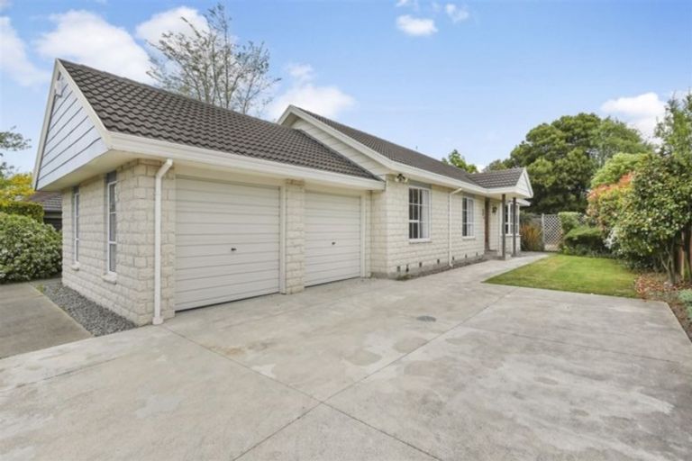 Photo of property in 35 Radiata Avenue, Parklands, Christchurch, 8083
