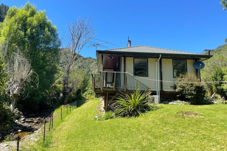 Photo of property in 7 Franklyn Street, Blacks Point, Reefton, 7830